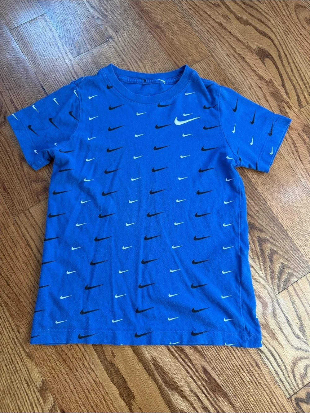 Boy’s Nike Shirt. Size Small. Excellent Condition.